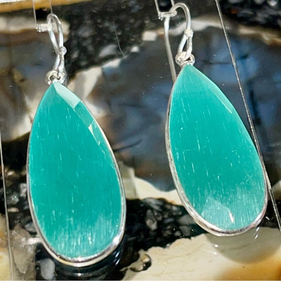 Blue Green Cat’s Eye Earrings 1 7/8” - Picture 9 of 11